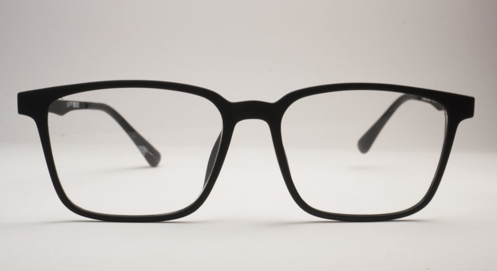 Chris Eyeglass