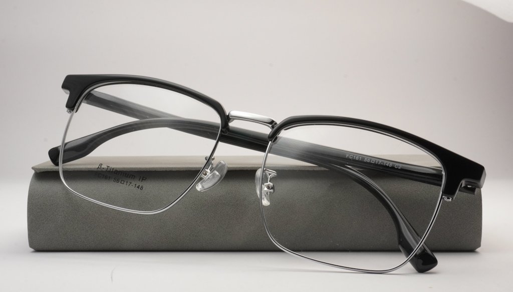 Mide Eyeglass