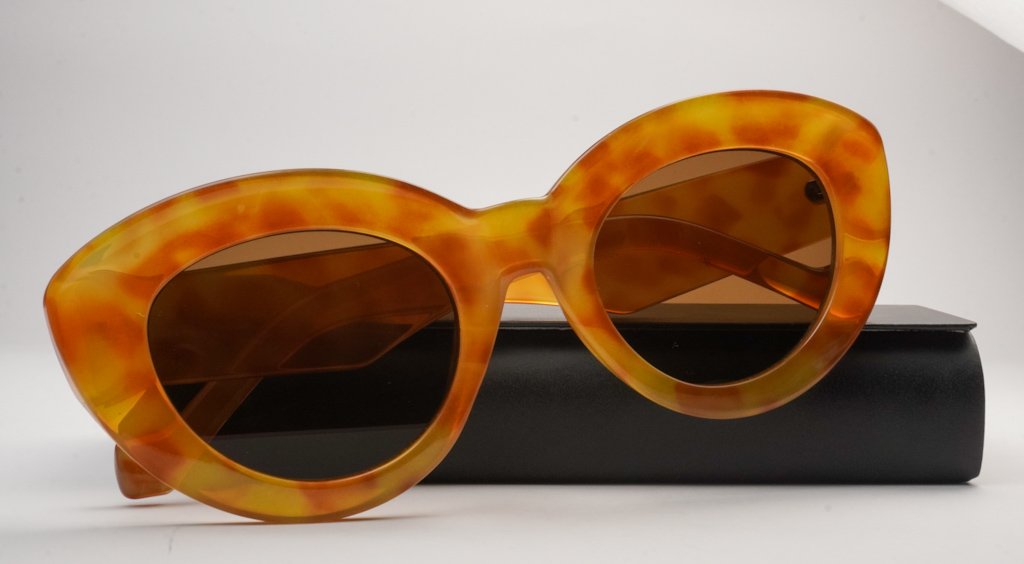 Ovialeke Sunglass (2 Tone)